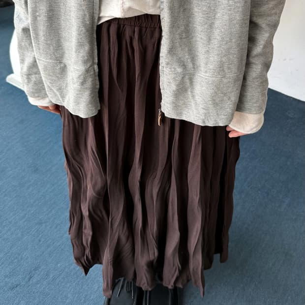 Irregularity pleats design long skirt