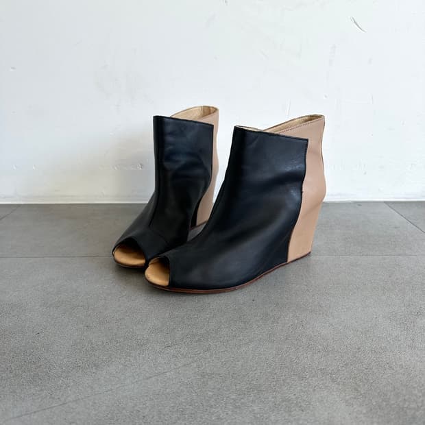 메종 마르지엘라 MM6 블랙 베이지 웨지 부츠