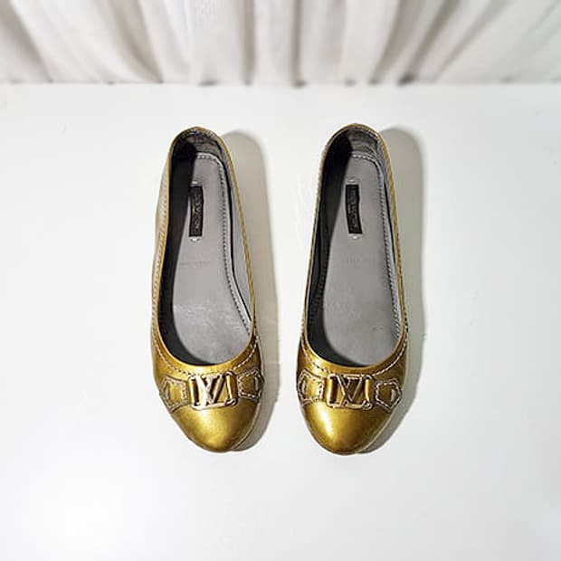 루이비통 플랫슈즈 240