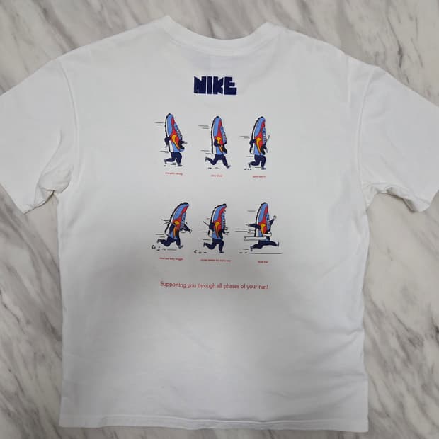 나이키 그래픽 화이트 반팔티 