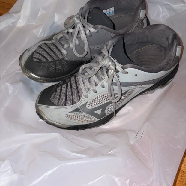  미즈노 웨이브 라이트닝 z3