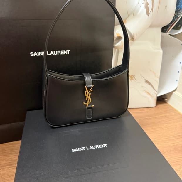 생로랑 미니호보백 블랙