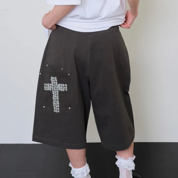 CROSS POCKET BERMUDA PANTS - CHARCOAL