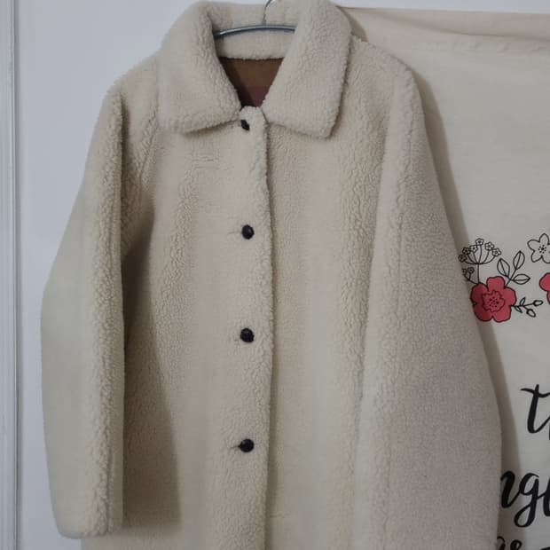 ORE(오어) huggy shearing coat