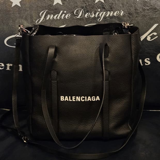 발렌시아가 블랙 에브리데이 토트백 ( 24X26X11 ) / 10029