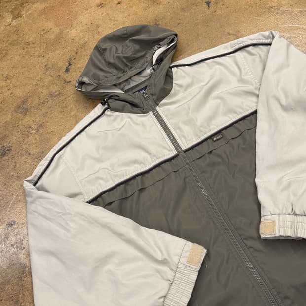 아식스 카키 점퍼 자켓 105