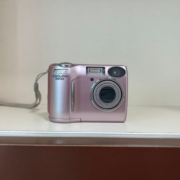 니콘 쿨픽스 5600 민트급 풀박