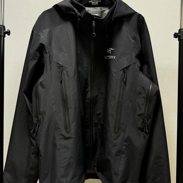 아크테릭스 베타 AR (남성 L) BLACK