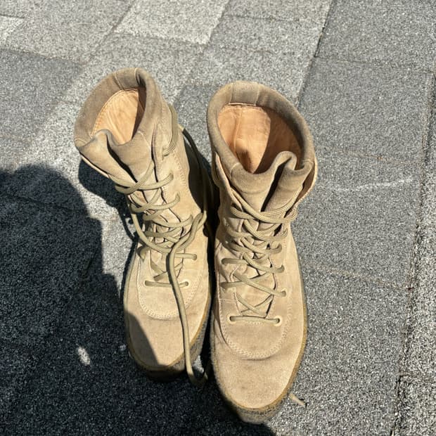 이지 시즌 데저트 부츠