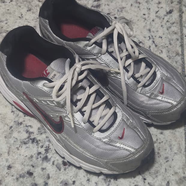 나이키 이니시에이터 255