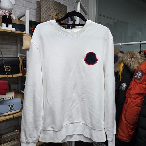 [특가][정품] 몽클레어 빅로고 맨투맨