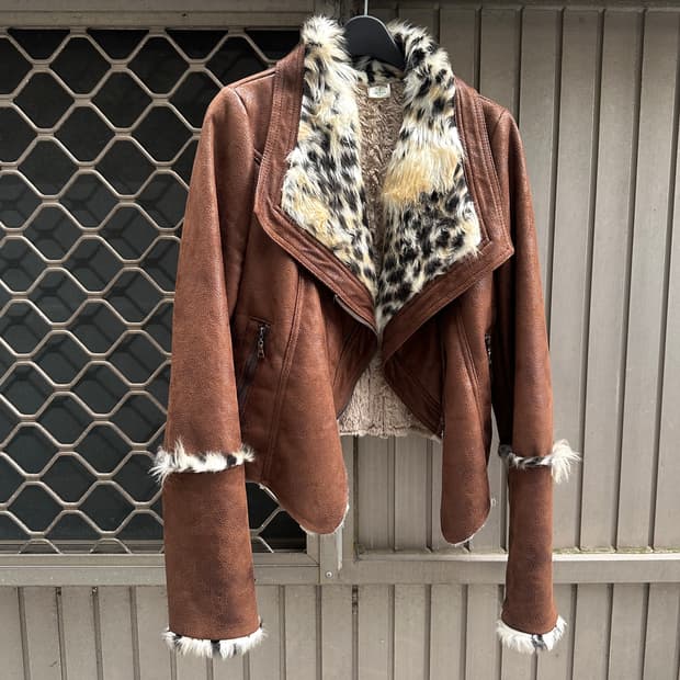  Leather high neck fur trimming jacket