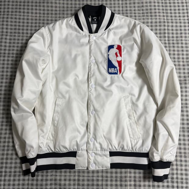 (S) Nike 나이키 NBA 봄버 자켓 화이트