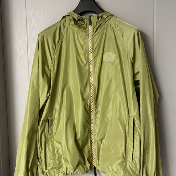 버버리 나일론 자켓 with EKD patch L사이즈 판매합니다