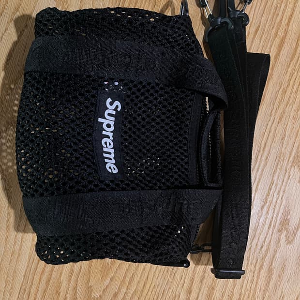 슈프림 매쉬 미니 더플백 (BK)