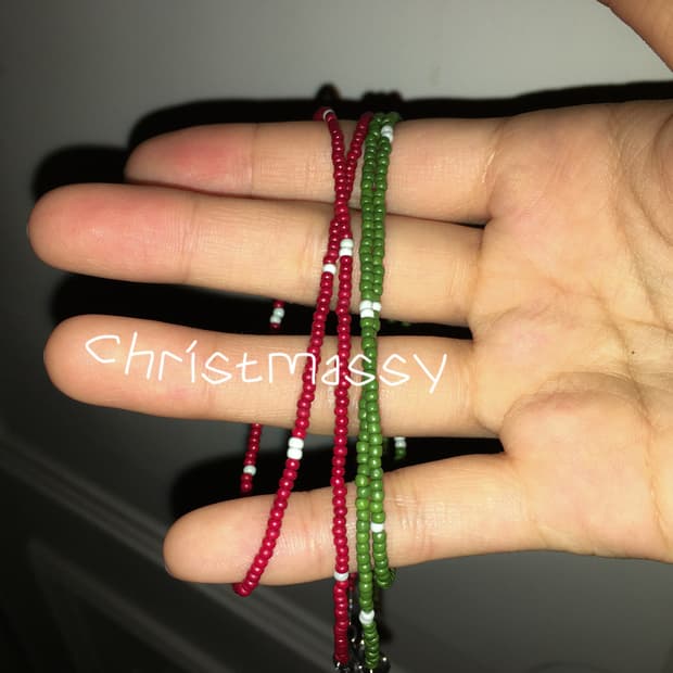 christmassy necklace