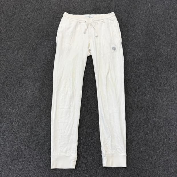스톤아일랜드 화이트 자수패치 조거팬츠