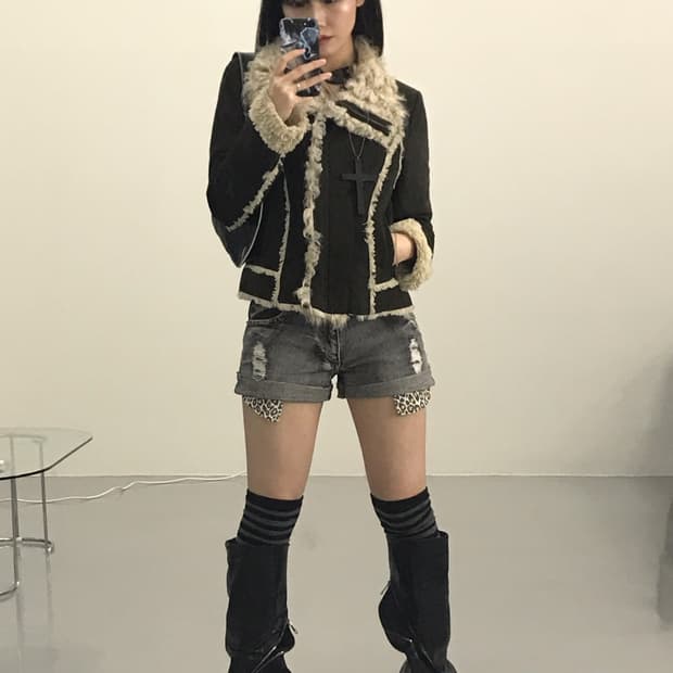 Jigott Brown Mustang