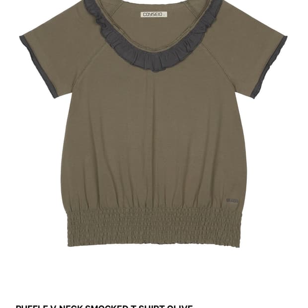 코이세이오 RUFFLE V-NECK SMOCKED T-SHIRT