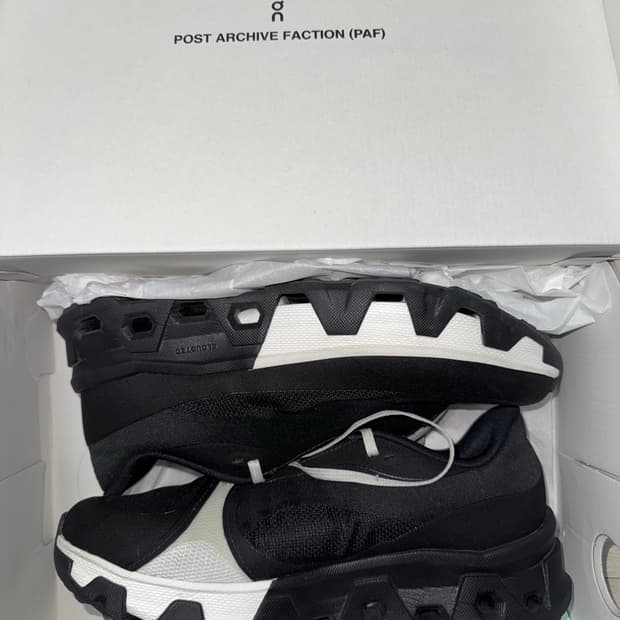 온러닝 x 파프 클라우드 몬스터 하이퍼 블랙 