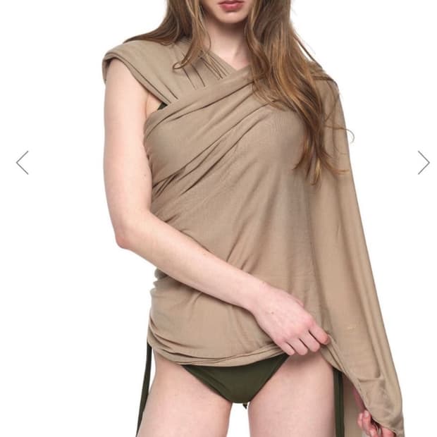 구해요‼️toomuchtax body shawl (beige)
