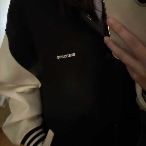 에꼴리에 바시티자켓