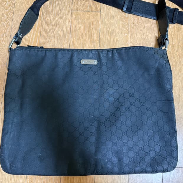 정품 구찌 GG 패턴 크로스백