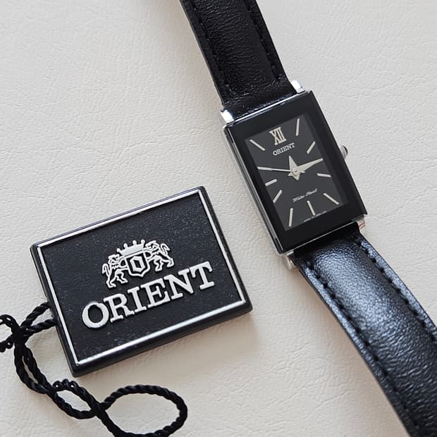 빈티지 오리엔트 사각 블랙 여성 가죽 시계