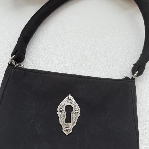 새상품) KEYHOLE SHOULDER BAG BLACK