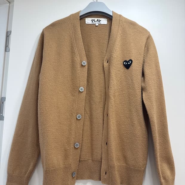 꼼데가르송 베이지 블랙와펜 가디건