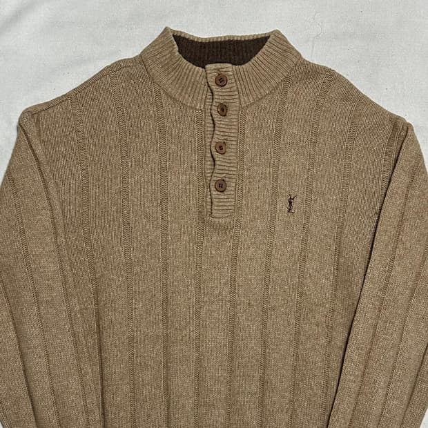 95 입생로랑 베이지 반집업 버튼 니트