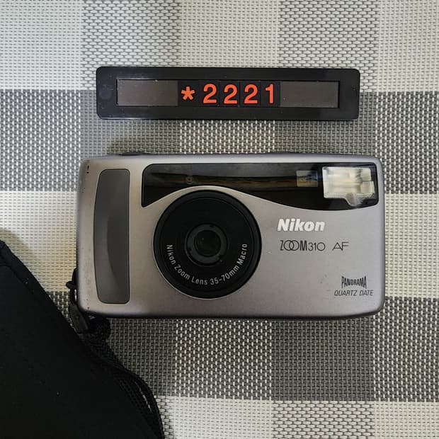 니콘 줌 310 AF 파노라마 실버바디 필름카메라 파우치포함