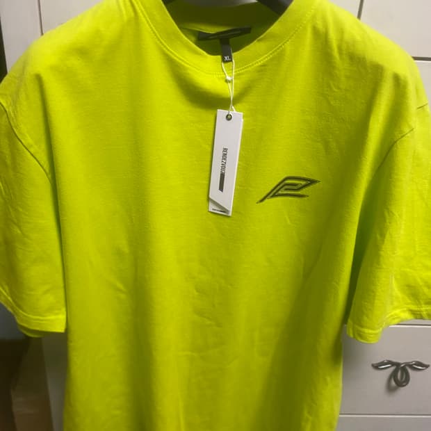 rdvz 알디브이제트 반팔 티셔츠 택 달림