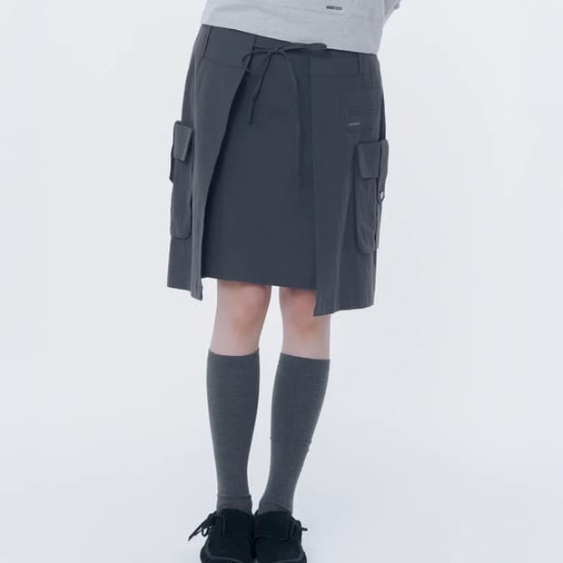 미세키서울 Layered pocket cargo skirt 
