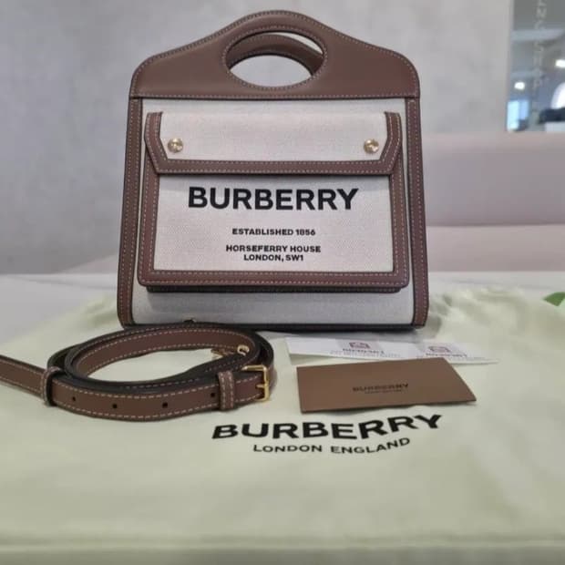 [정품] 버버리 미니 호스페리 브라운 레더 포켓백 풀구성