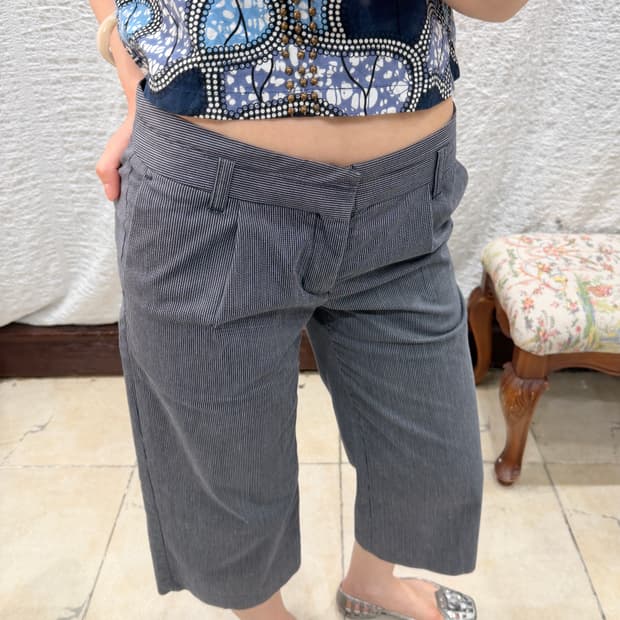 city stripe capri pants