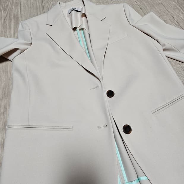 시스티나 베이지 자켓 55사이즈