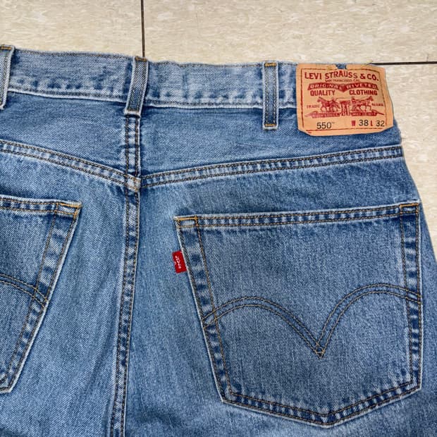 00‘s Levi’s 550 L38 W32