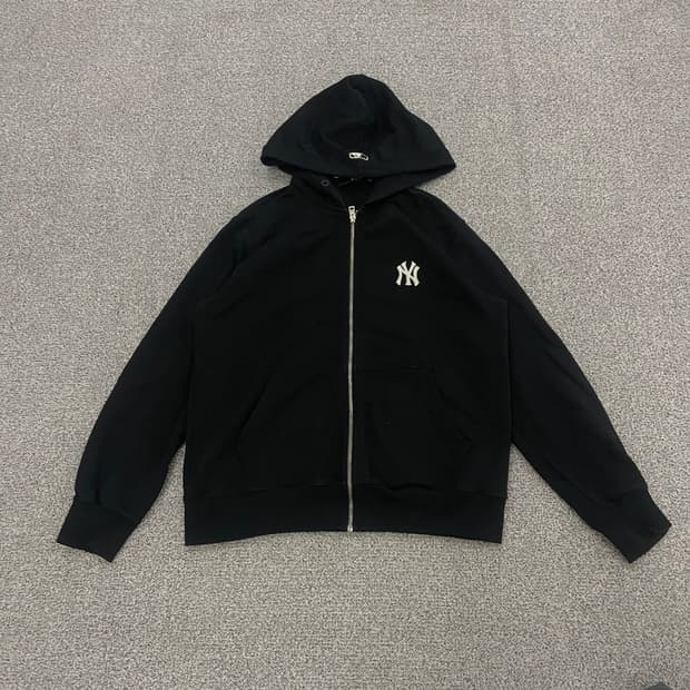 엠엘비 뉴욕 양키스 맨투맨 0128S