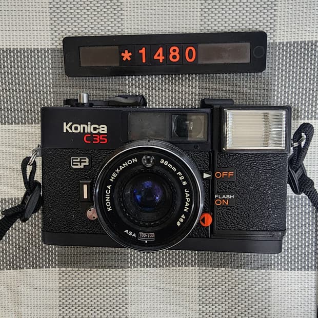 코니카 C 35 EF 필름카메라