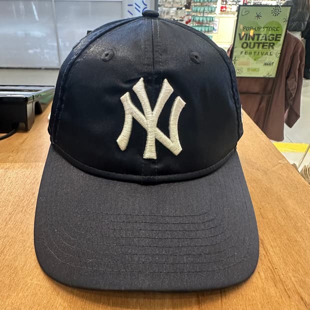뉴에라 뉴욕 양키즈 새틴 볼캡