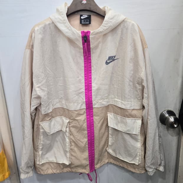 105,XL )) NIKE 나이키 바람막이 점퍼! 디자인 짱짱짱 이뻐요!