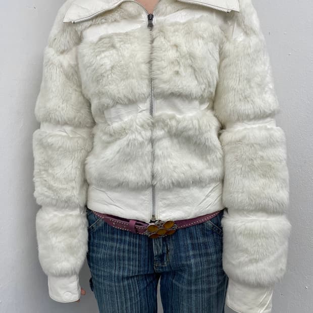 화이트 갸루 카라 퍼 자켓 