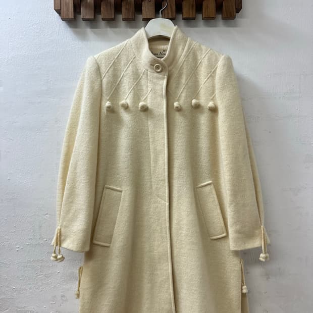 일본빈티지 폼폼 방울 포인트 울 아이보리 코트