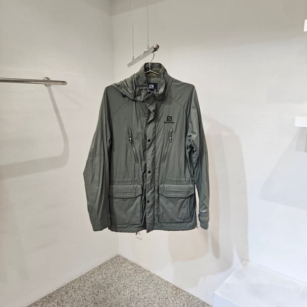 살로몬 로고 나일론 챌린지 자켓