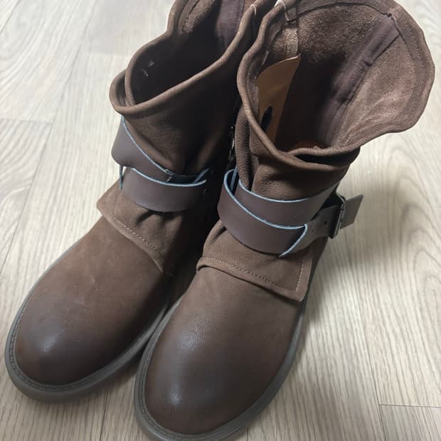 미착용 가죽 미들부츠 y2k 230(225추천)