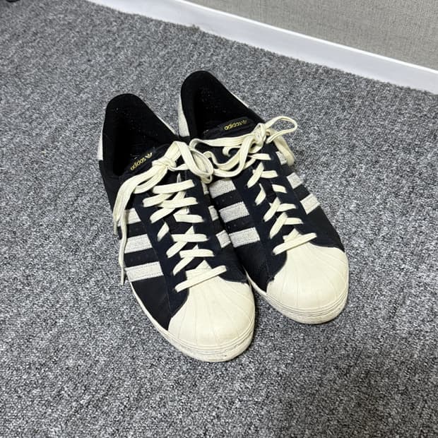 아디다스 슈퍼스타 82 270