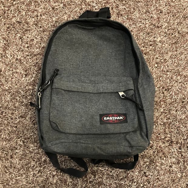 이스트팩 그레이 백팩