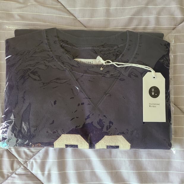 유니버셜웍스 맨투맨 m