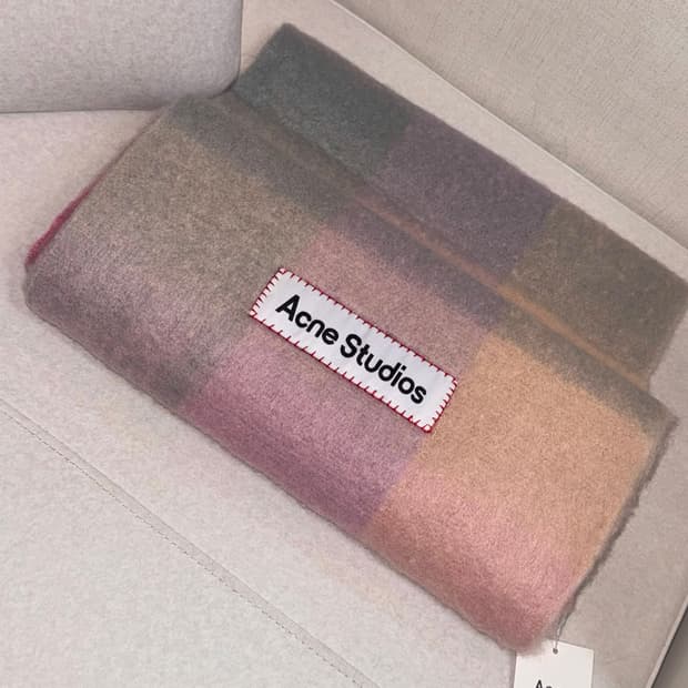 아크네스튜디오 머플러